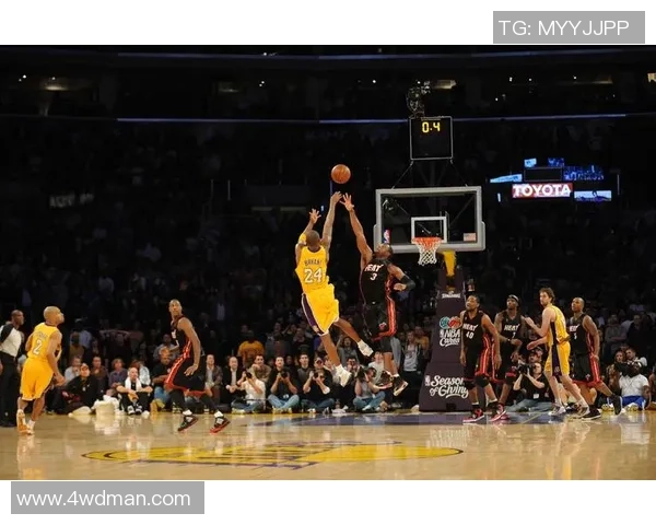 湖人对决热火第二场精彩回顾与战术分析 湖人对决热火第二场精彩回顾与战术分析